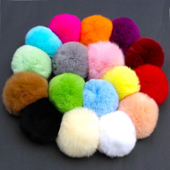 卸し売りかわいいのどのウサギの毛皮の球車のPom Pomのキー ホルダーのハンドバッグの吊り下げ式の財布の魅力のピンクKeychainは唐辛子スプレーKeychainを